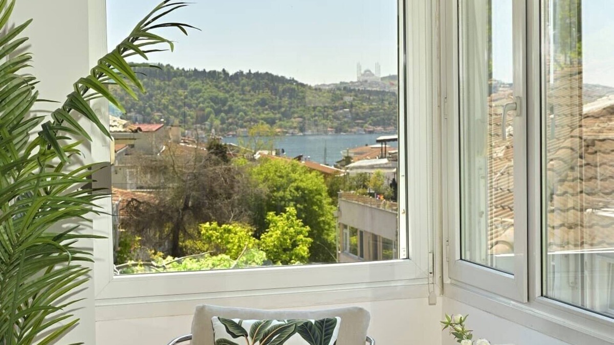 Bebek Apartment | Welcome to our spacious bright triplex home with gorgeous views! Situated on the 2nd floor