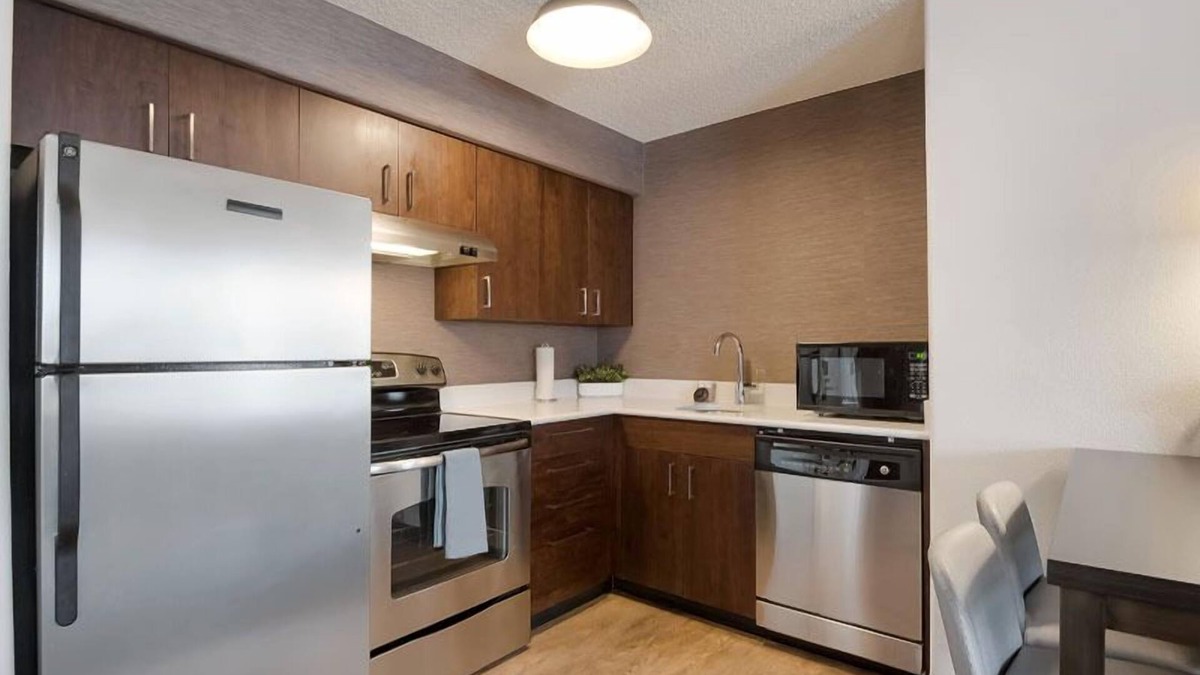 Reno/Tahoe Airport Hotel | Welcome to Paradise! Unit w/Full Kitchen, Near Fleischmann Planetarium
