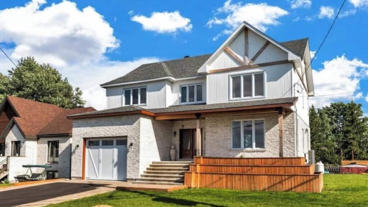 Chateauguay House | Welcome to Peaceful Pines-Your Home Away From Home,10 min from Playground Casino