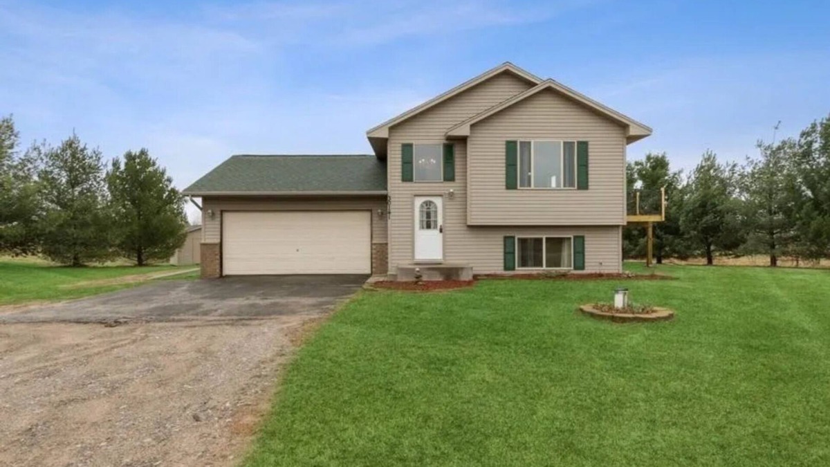 Princeton House | Welcome to Princeton Pines! 3-BDRM HOUSE/2.5 ACRES/FIREPIT/FOOSBALL/Wii/SUNSETS!