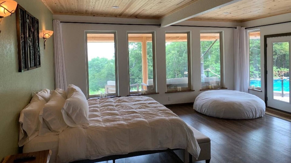 Eureka Springs House | Welcome to Rolling Hills Retreat!