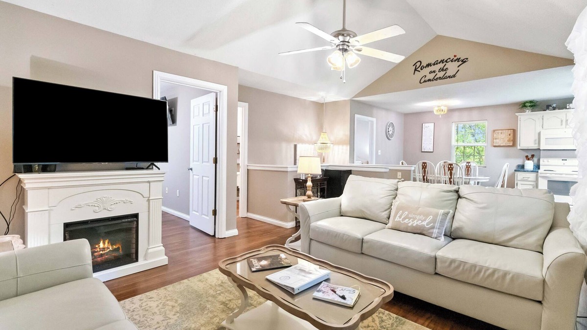 Sloans Valley House | Welcome to “Romancing On Lake Cumberland” – Your Perfect Romantic Getaway!
