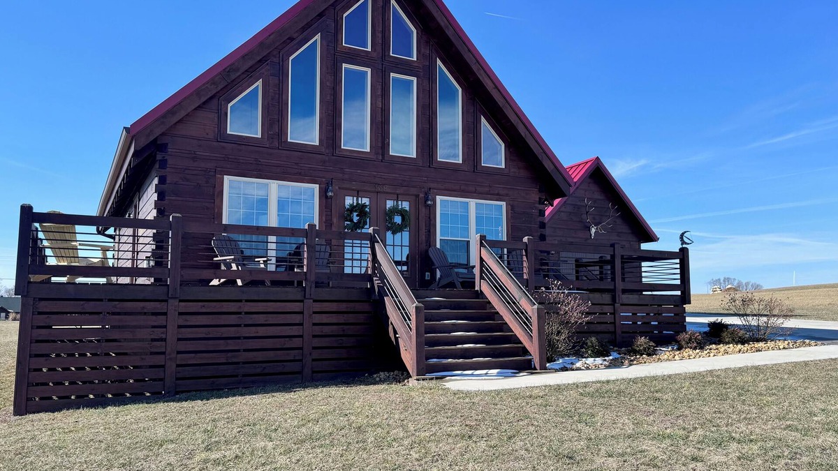 Hilham Cabin | Welcome to Serenity @ The Pointe where the picturesque views are so stunning.