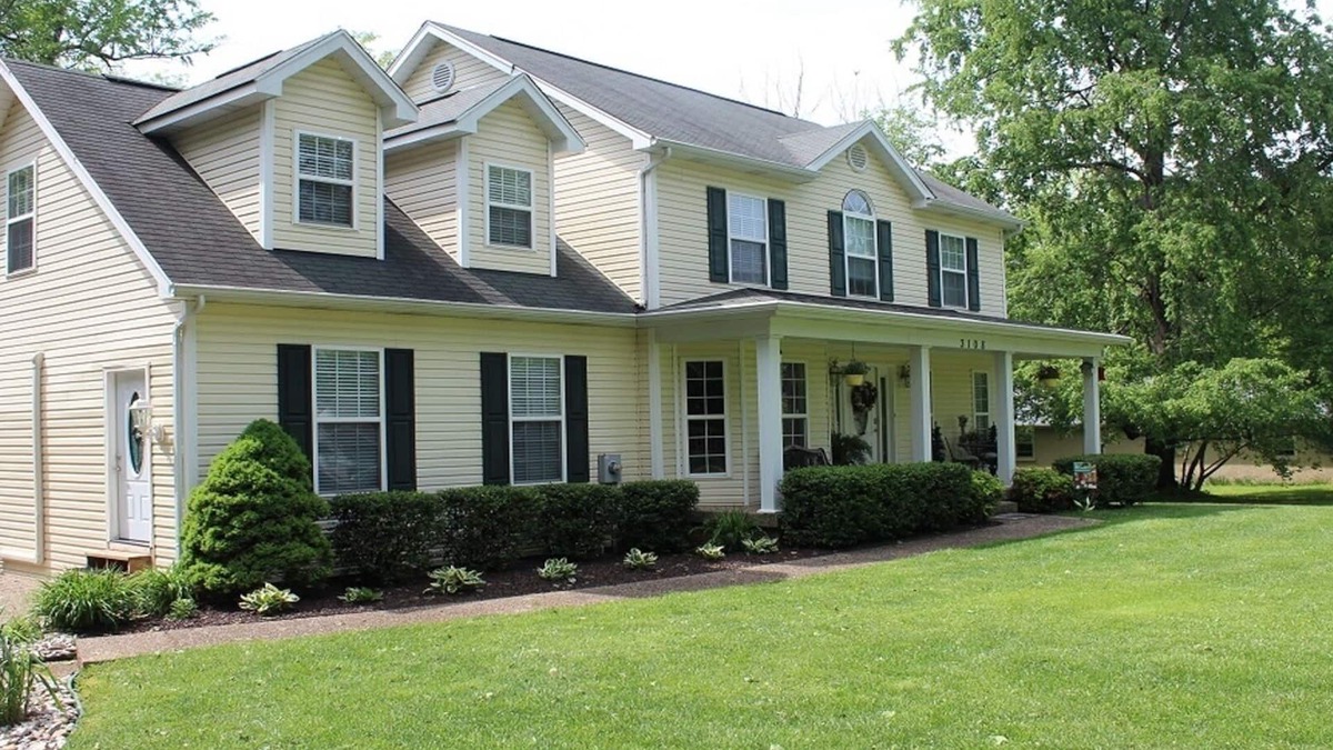 Jeffersontown House | Welcome to Southern Hospitality with European Flair for two or more nights.