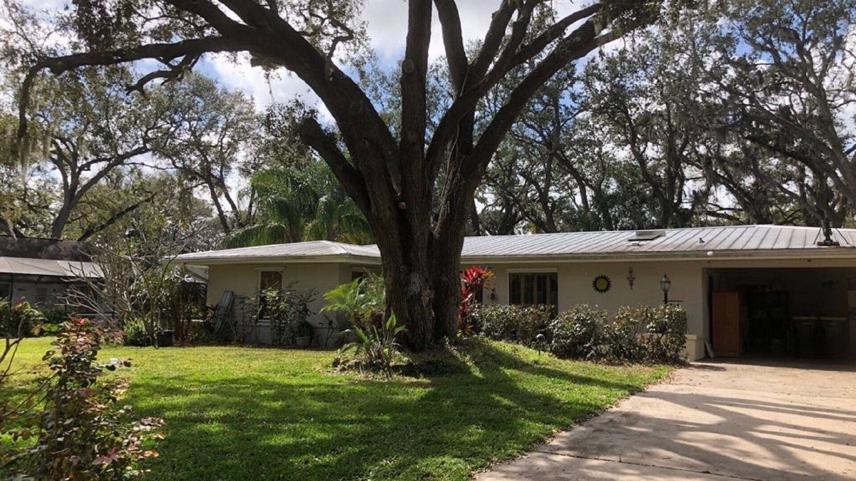 Interchange Square House | Welcome to sunny Palm Bay! You'll love it.