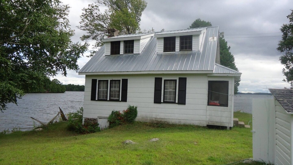 Frontenac Cottage | Welcome to Sweets Point, a Secluded Heritage Cottage on the shore of Bobs Lake, Ontario