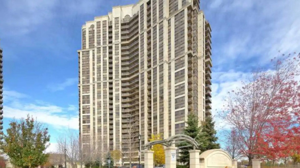 Humberwood House | Welcome to the 29th floor of The Mansions of Humberwood.