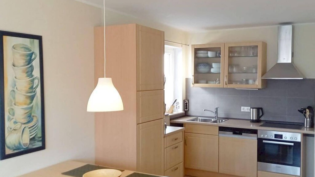 Wallersheim Apartment | Welcome to the apartment house evening sun