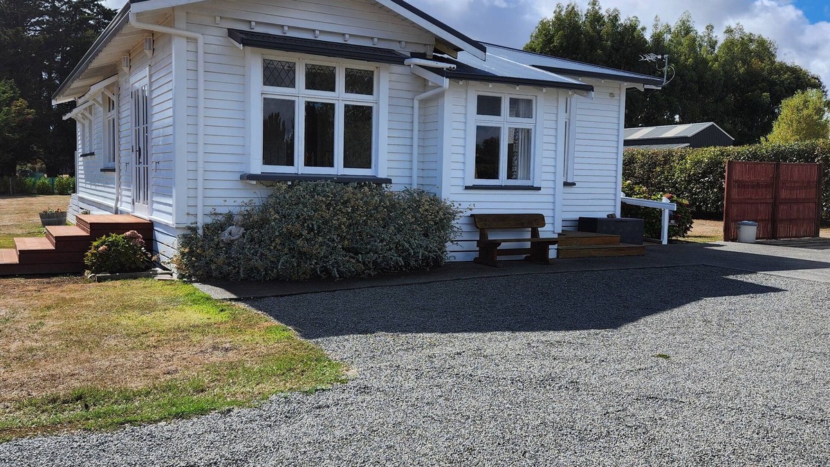 Martinborough House | Welcome to The Back Paddock