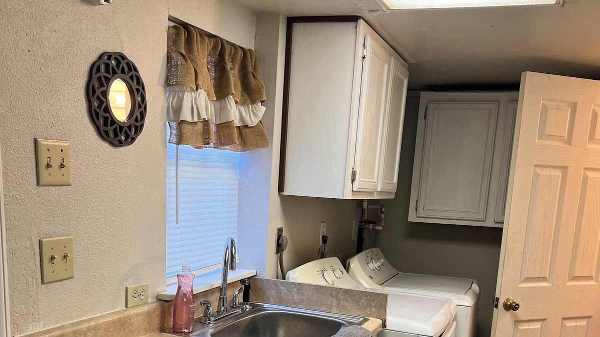 Kingston Cabin | Welcome to the Beach Bum Shack! Centrally located in Enos Oklahoma.