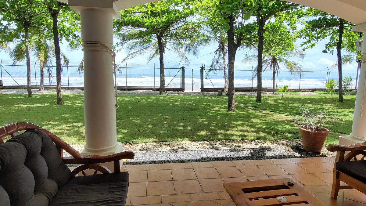 Pochomil House | Welcome to The Beach House