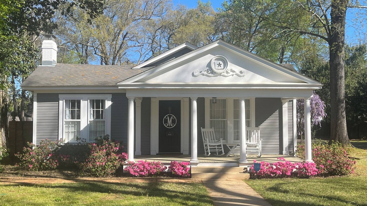Nacogdoches House | Welcome to the charming McKinney Morgan House in the oldest town in Texas!