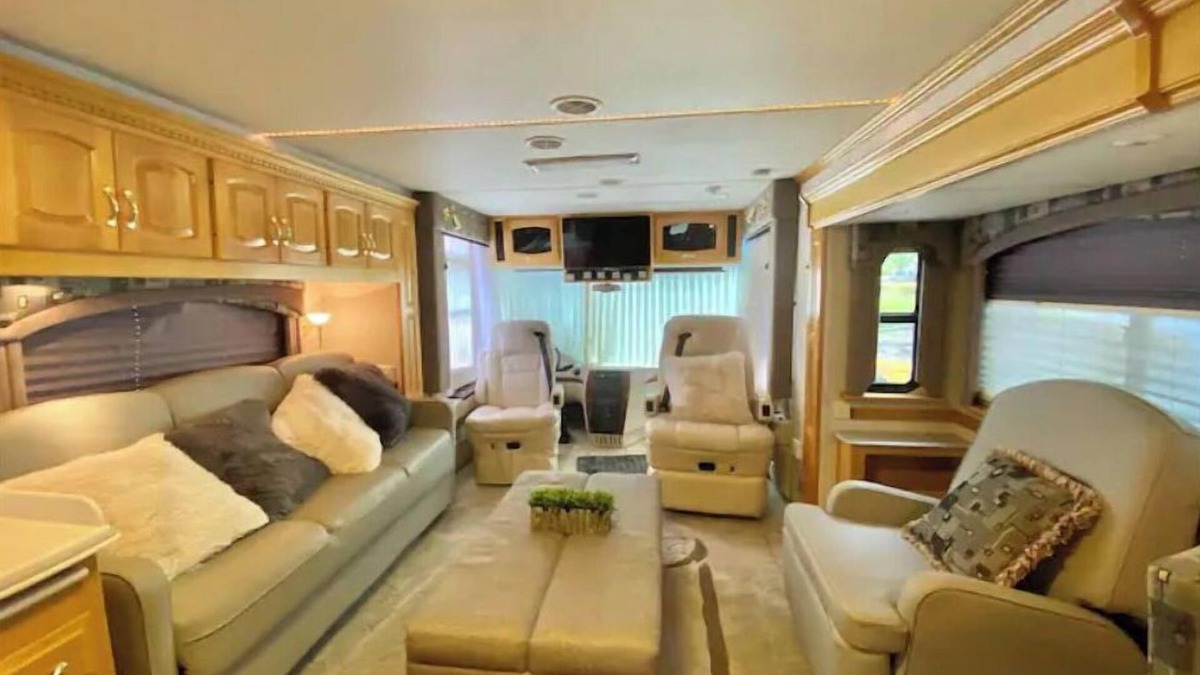 West Salem House | WELCOME TO THE CITY VIEW RV!