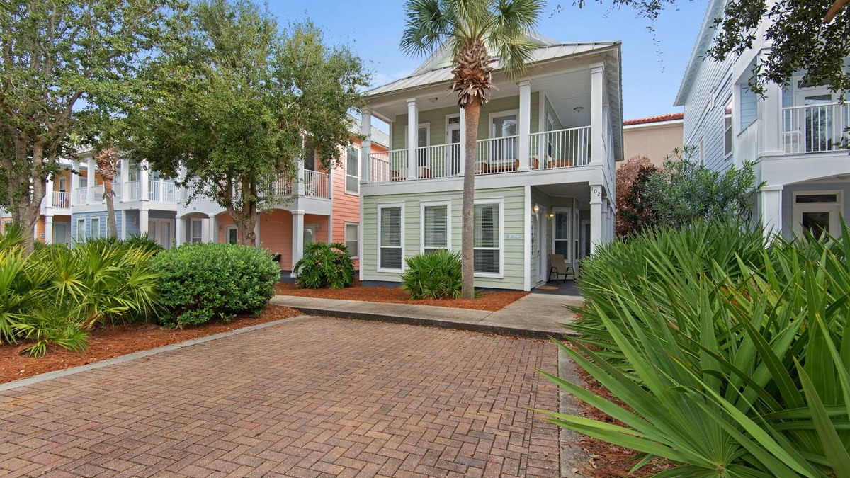 Miramar Beach Cottage | Welcome to the Delightful Mermaid Cottage! FREE Beach Serv. In Season Mar - Oct