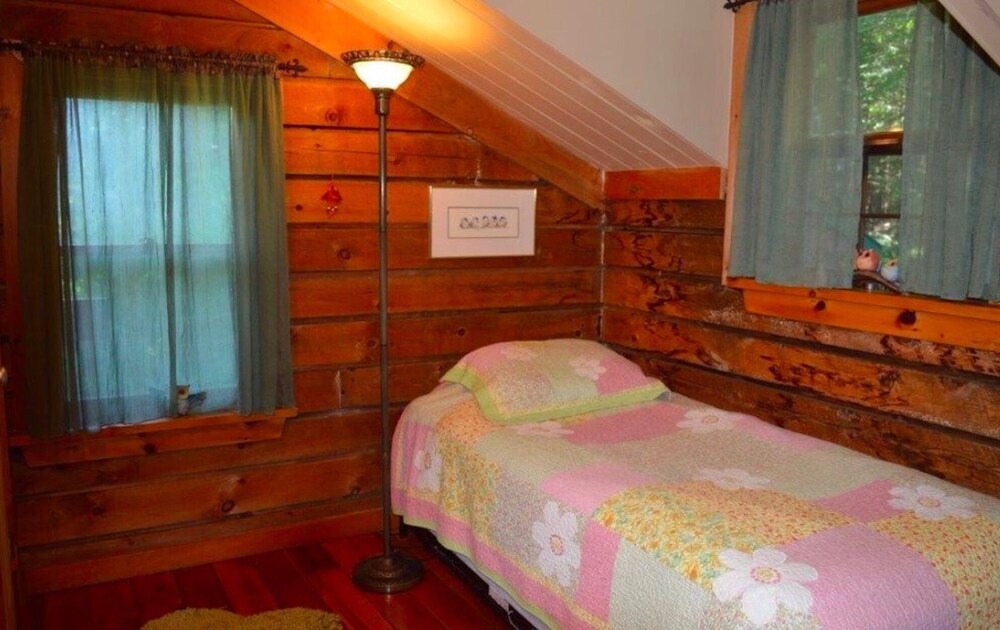 Eagle Lake Ski Chalet | Welcome to the Eagle's Nest! Ski & Mountain Bike Paradise Perched in the Trees
