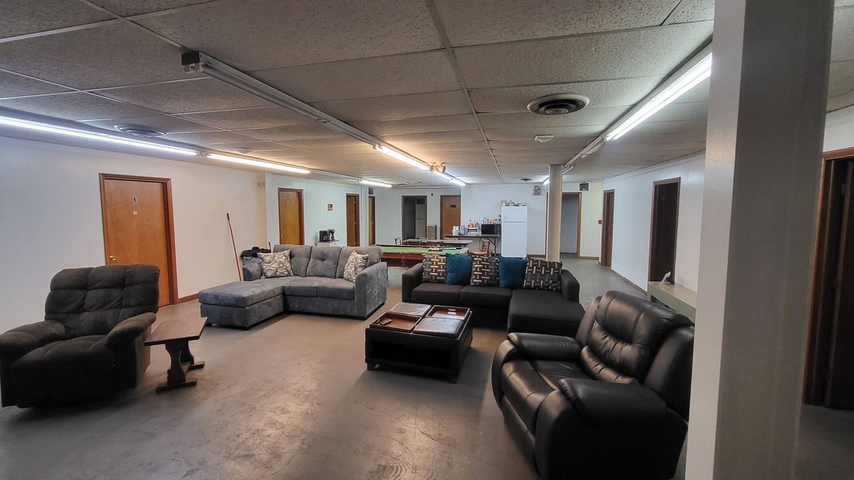 Welch House | Welcome to The Falling Rock Lodge. Perfect for hitting Hatfield N McCoy Trails