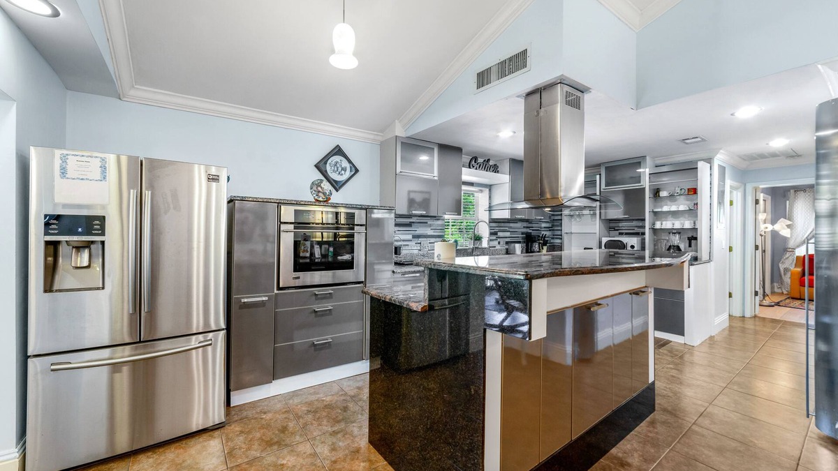 Windermere Villa | Welcome to the Farm House! Excellent Location, Pet Friendly!