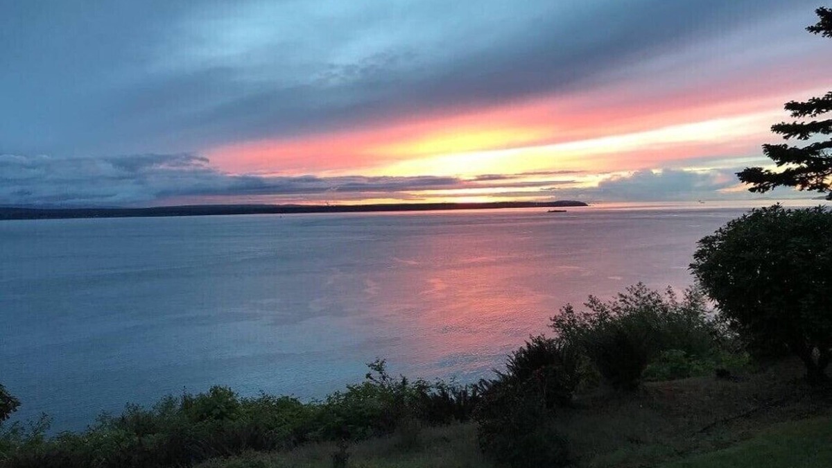 Freeland House | Welcome to The Good Place on Whidbey Island!