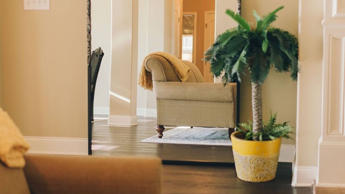 Normal House | Welcome to the Grand Executive Residence! Centrally located in Huntsville, AL.
