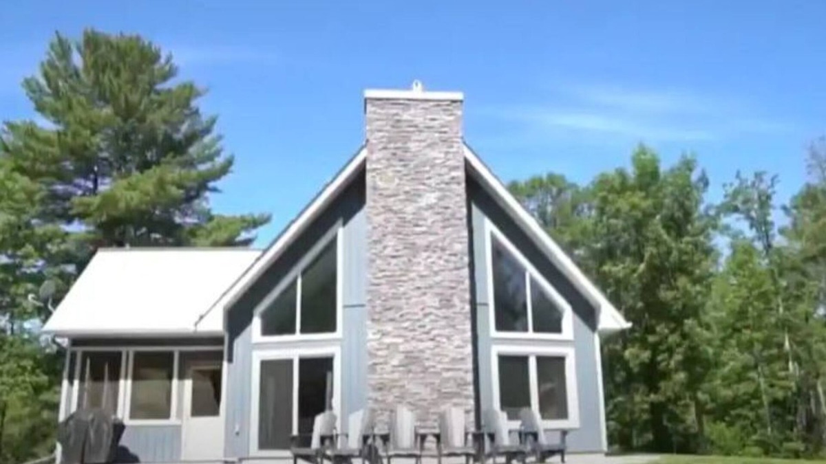 Horton House | Welcome to the Hawk's Nest - 4 Season Cottage