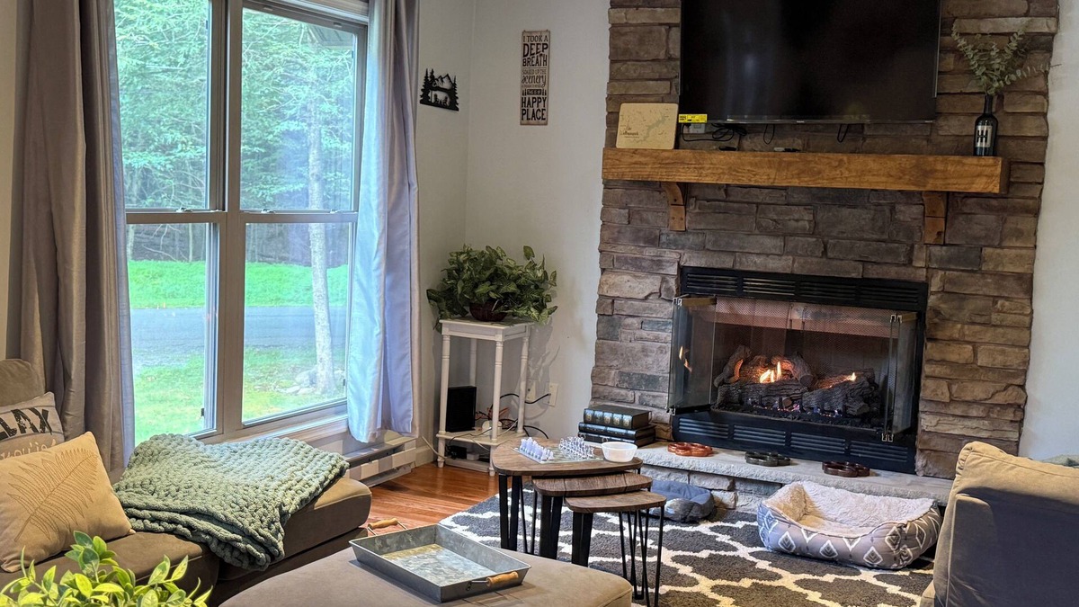 Greentown Ski Chalet | Welcome to the Honey Bear Hideaway Lake Wallenpaupack