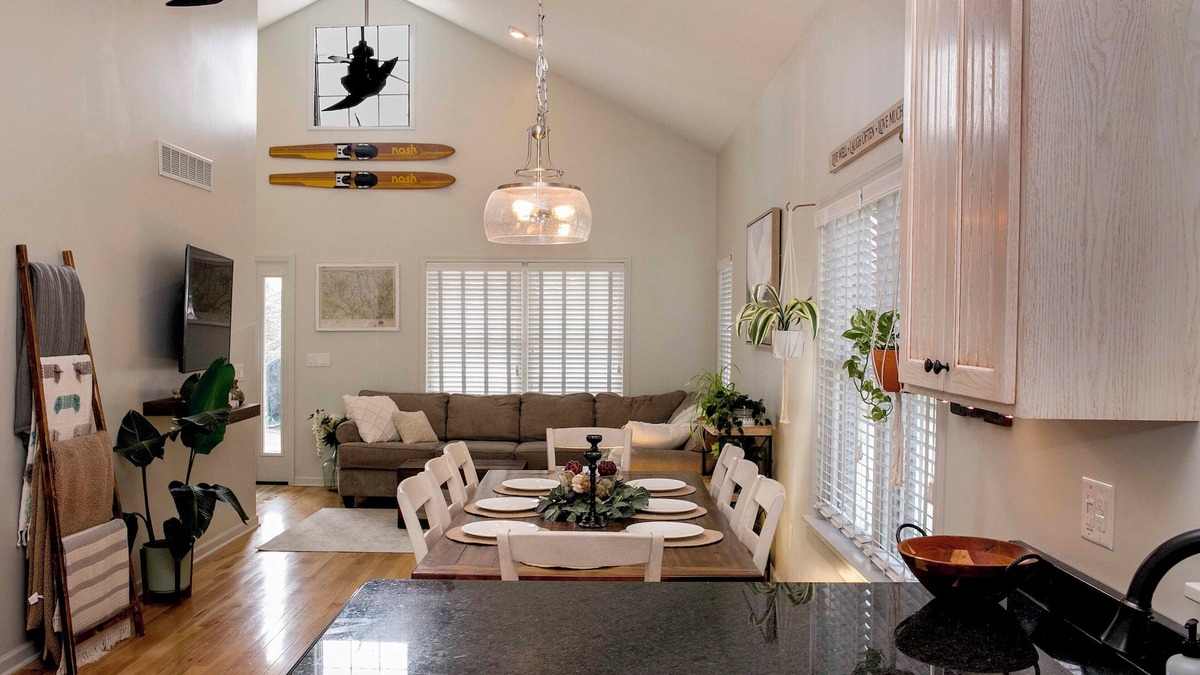 Hammondsport Cabin | Welcome to The Little Green Lakehouse at Sylvan Beach