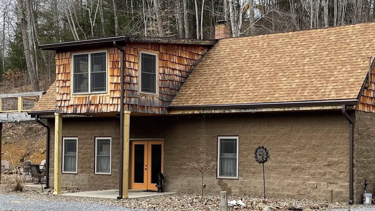 Flat Top House | Welcome to The Lodge ! Amazing location !