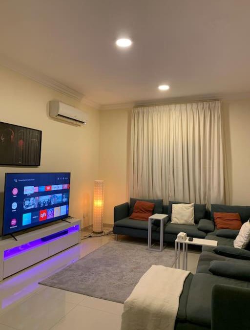 Al Khobar Apartment | Welcome to the lovely 2-bedrooms enjoy staying.
