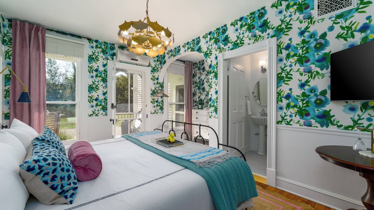 Nellysford Hotel | Welcome to the newly appointed Everett Estate: Where Modern Luxury Meets Historic Charm