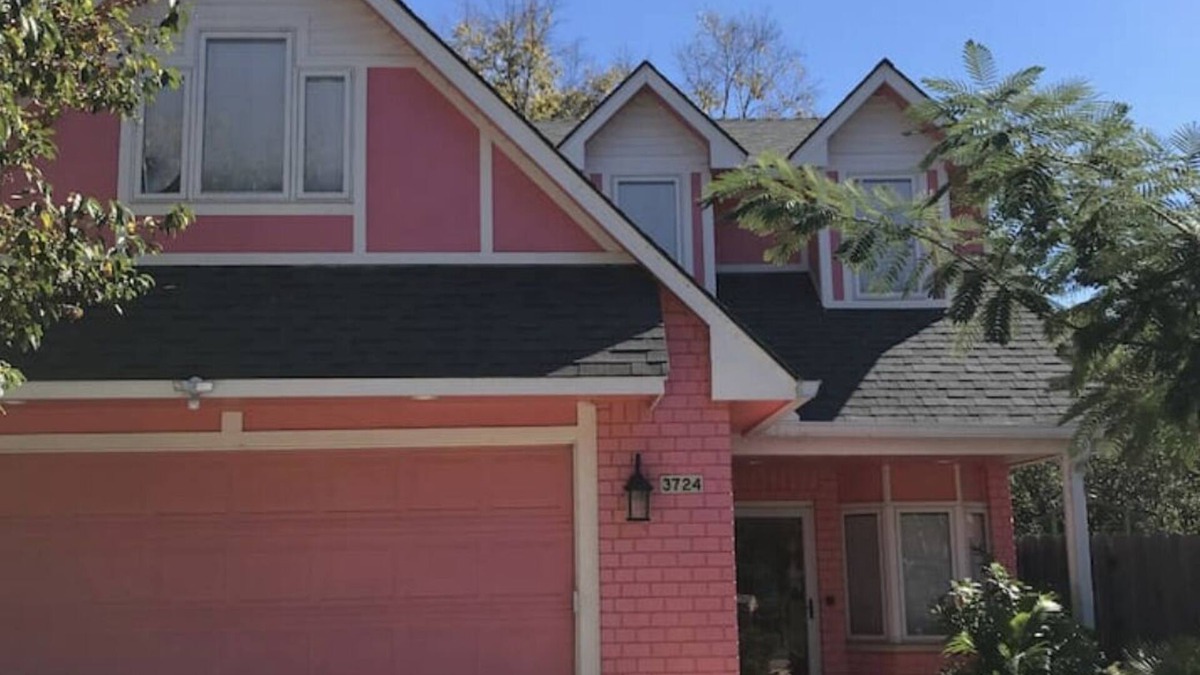 Wichita House | Welcome to the Pink Oasis