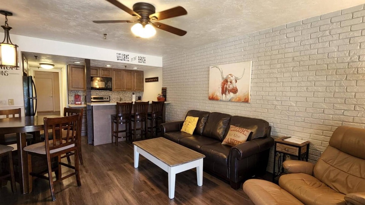 River Ranch Condo | Welcome to the Ranch! Spacious LUXURY FAMILY SUITE 202