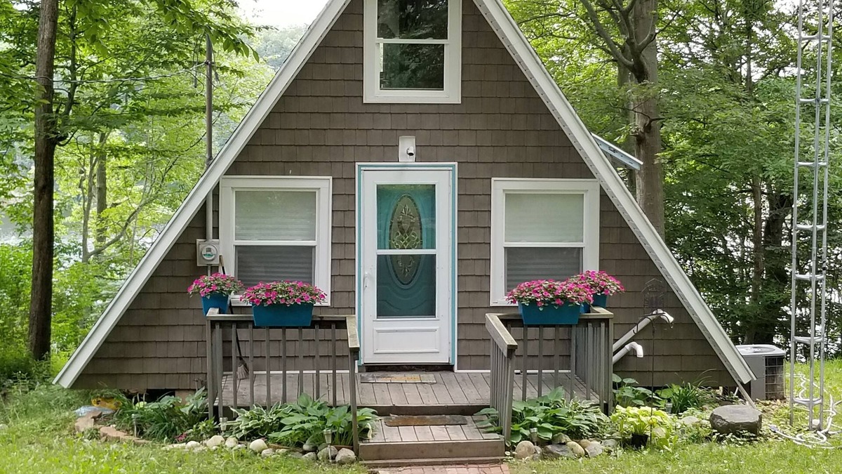 Delton House | Welcome to The Wren House on Wilkinson lake!