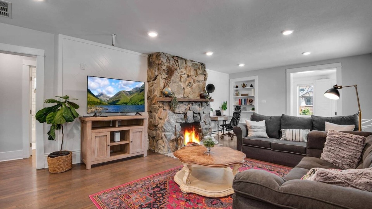 Sloan Lake House | Welcome to this cozy and inviting duplex!
