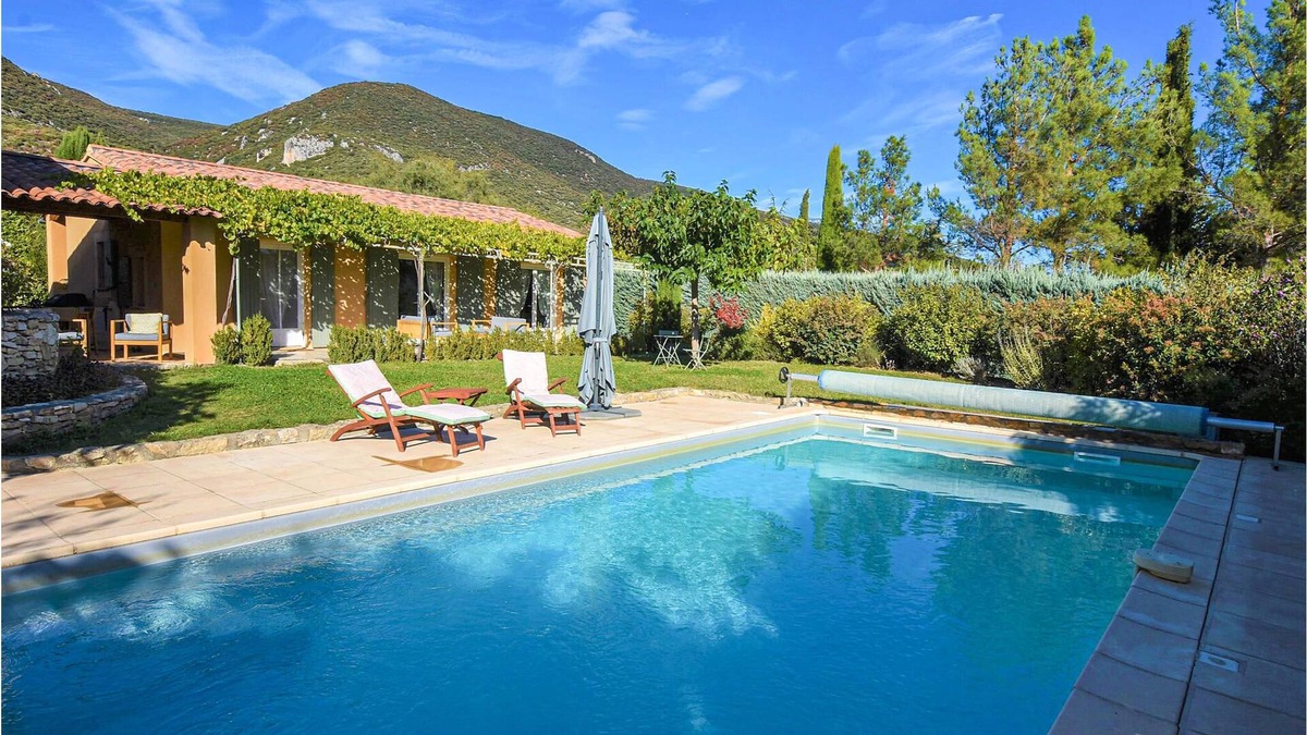 Rustrel House | Welcome to this welcoming and warm cottage in the village of Rustrel.