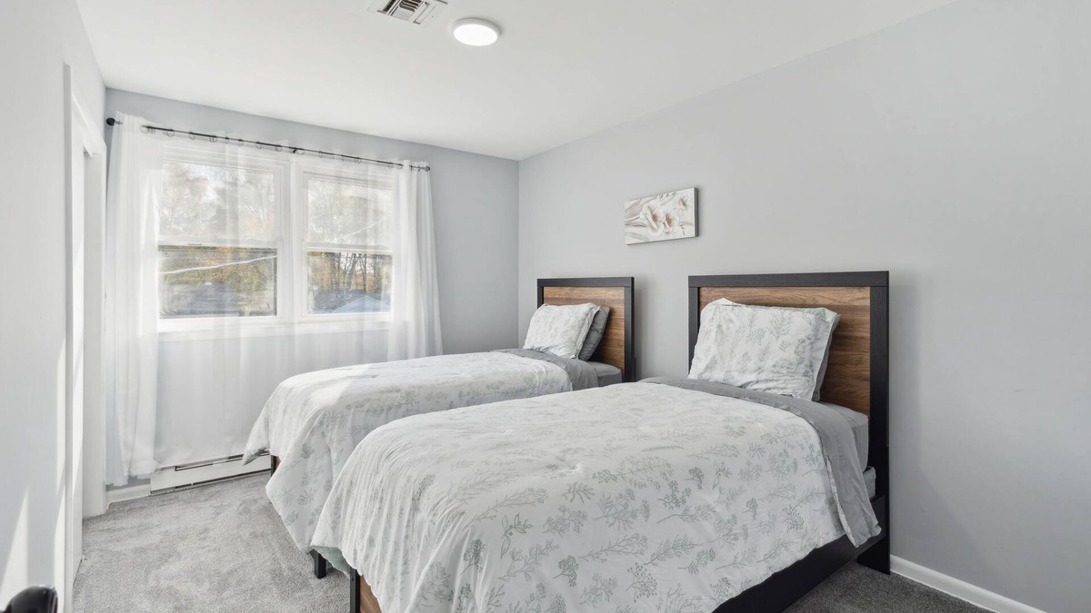 Pennsville House | Welcome to Your Perfect Getaway! Close to Wilmington, Newark, and Philadelphia!