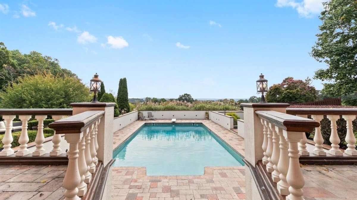Changewater House | Welcome to @ViewLaneVilla "Insta/IG" NJ Mediterranean Villa with Lake Views