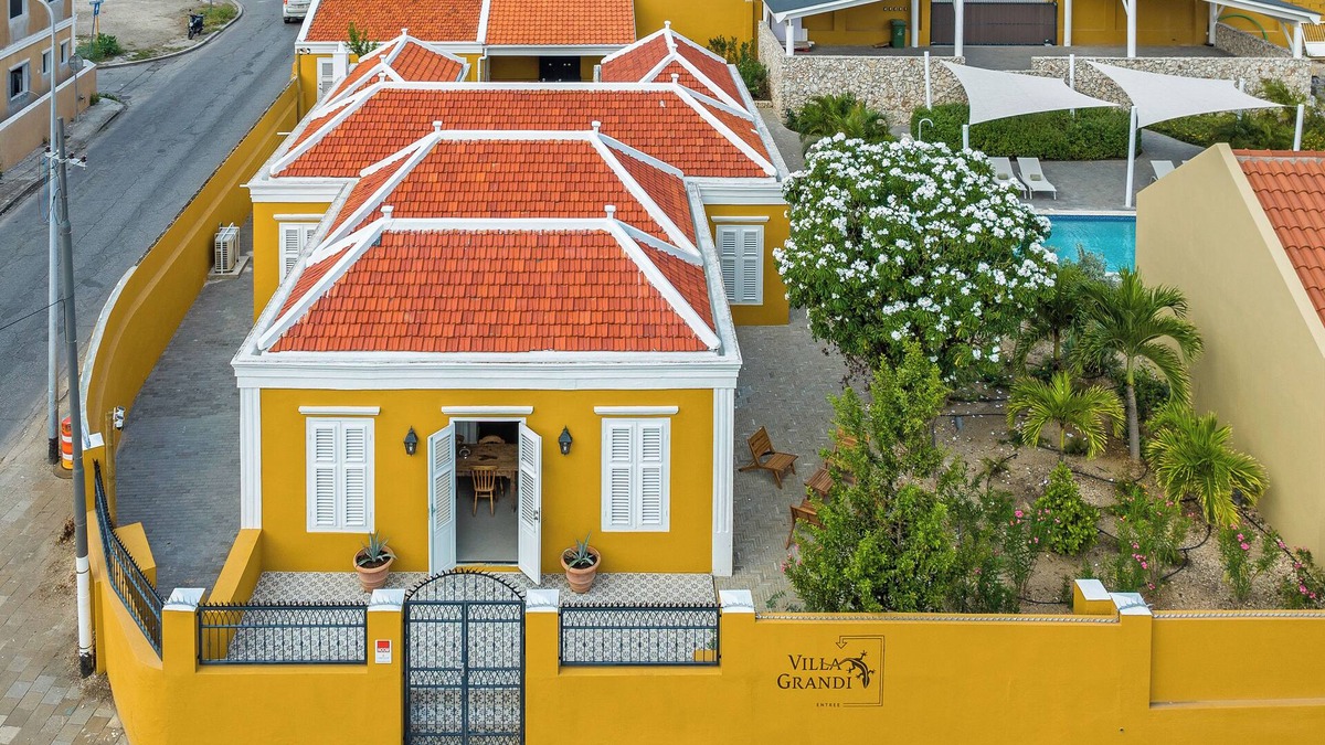 Koralengebied House | Welcome to Villa Grandi, where historic charm meets modern comfort