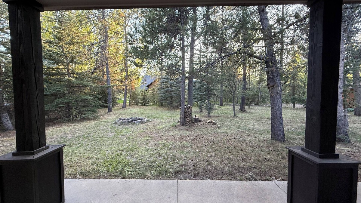 Wagon Wheel Cabin | Welcome to Waddington Pines, a serene cabin in charming Donnelly!