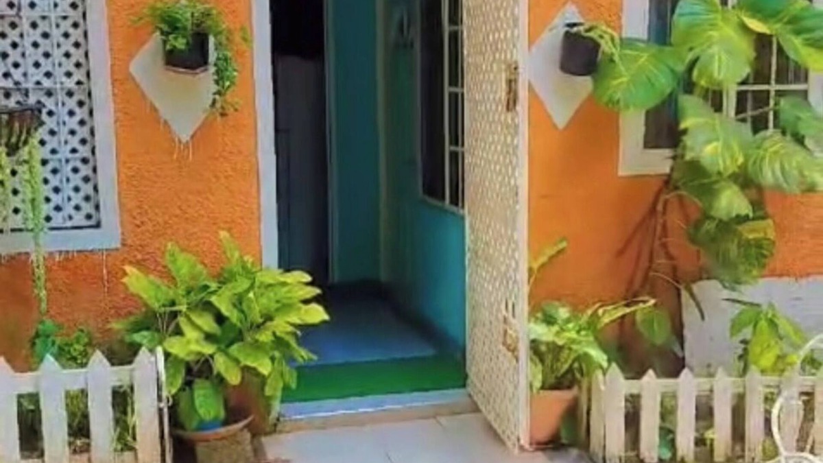 Irish Town Cottage | Welcome to Whispering Waters Nature Cottage. Just 15 minutes away from Kingston