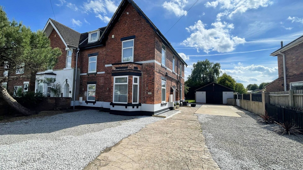 Goole House | Welcome to Winwood House - your home away from home!