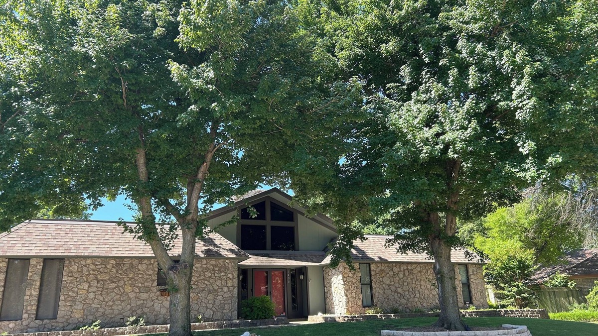 Norman House | Welcome to your backyard Oasis, right next to OU. Boomer Sooner!