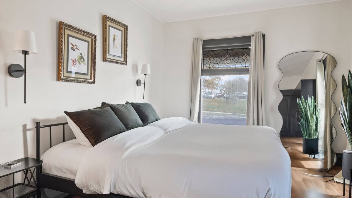 Rochester House | Welcome to Your Cozy Retreat in Central Rochester!