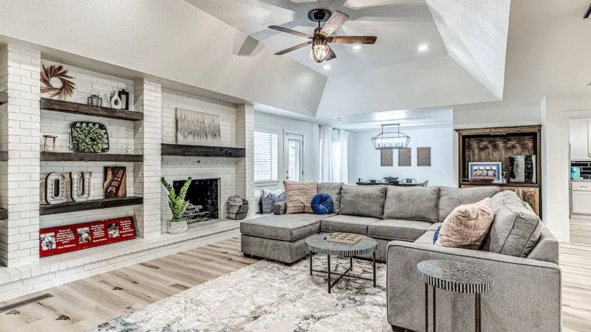 Norman House | Welcome to your home-away-from home in the heart of Norman, OK!