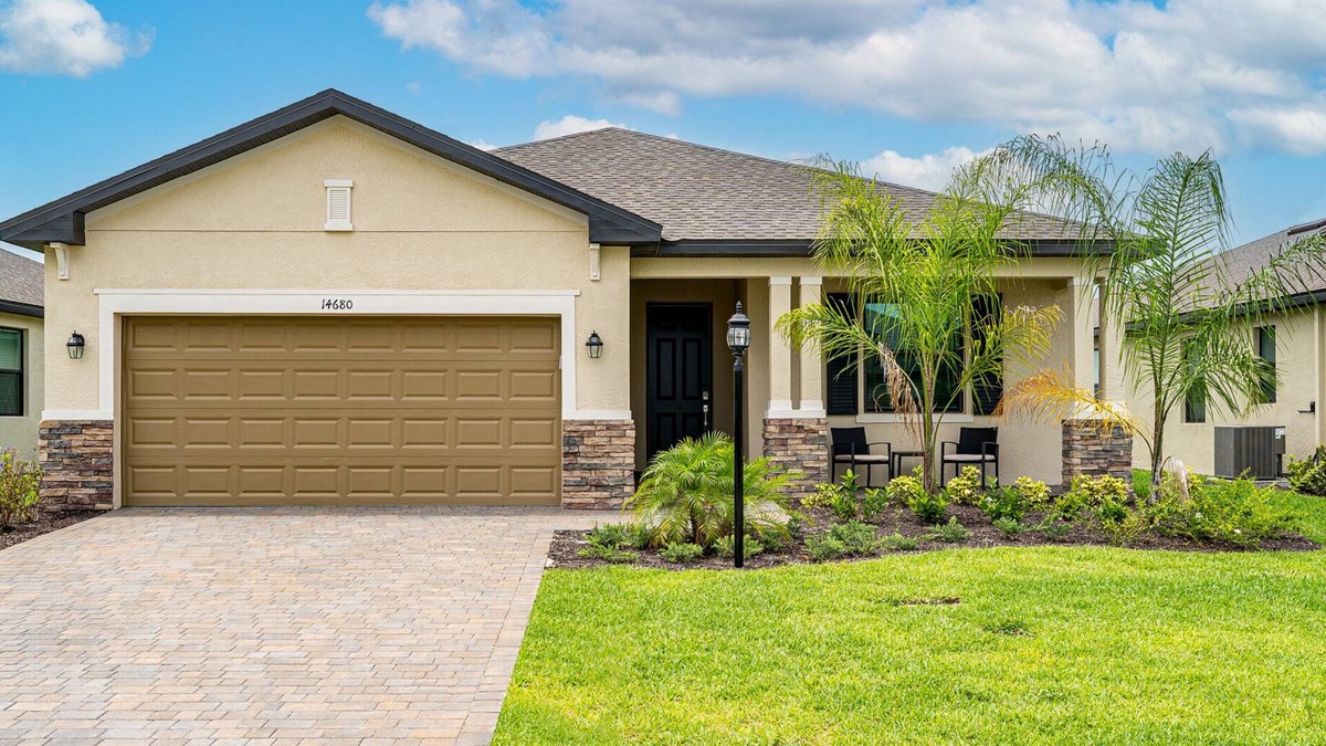 River Hall House | Welcome to your home away from home in Fort Myers, Florida!