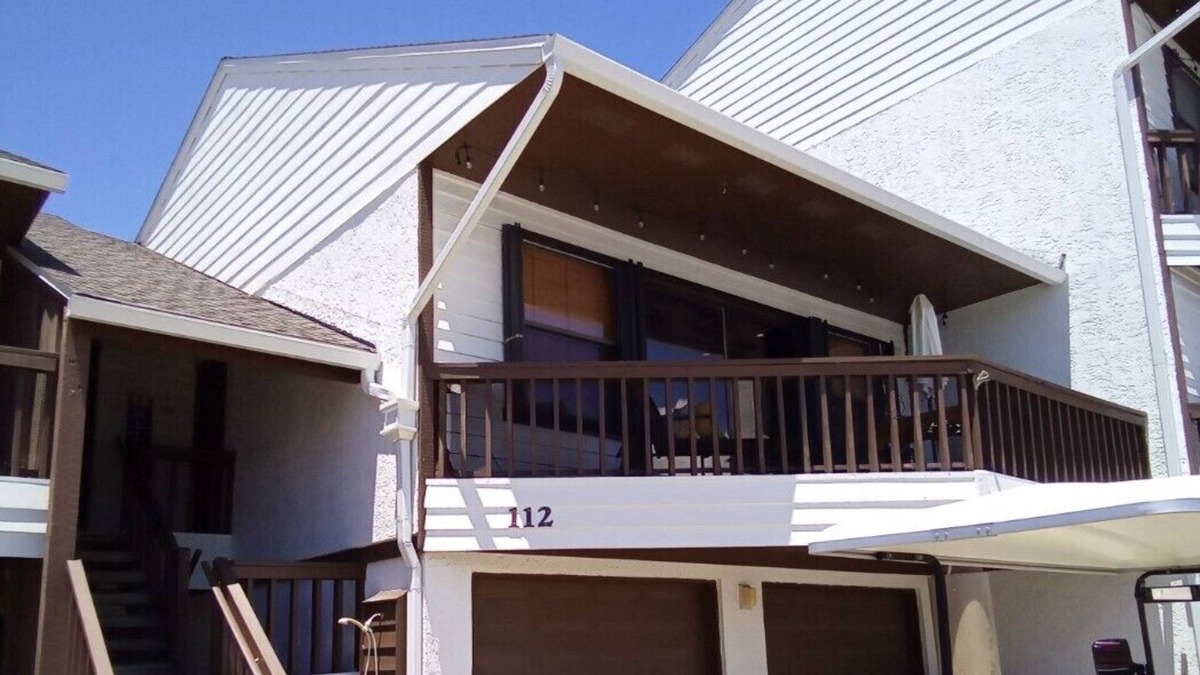 Navarre House | Welcome to Your New "HAPPY PLACE" on your Island get away!