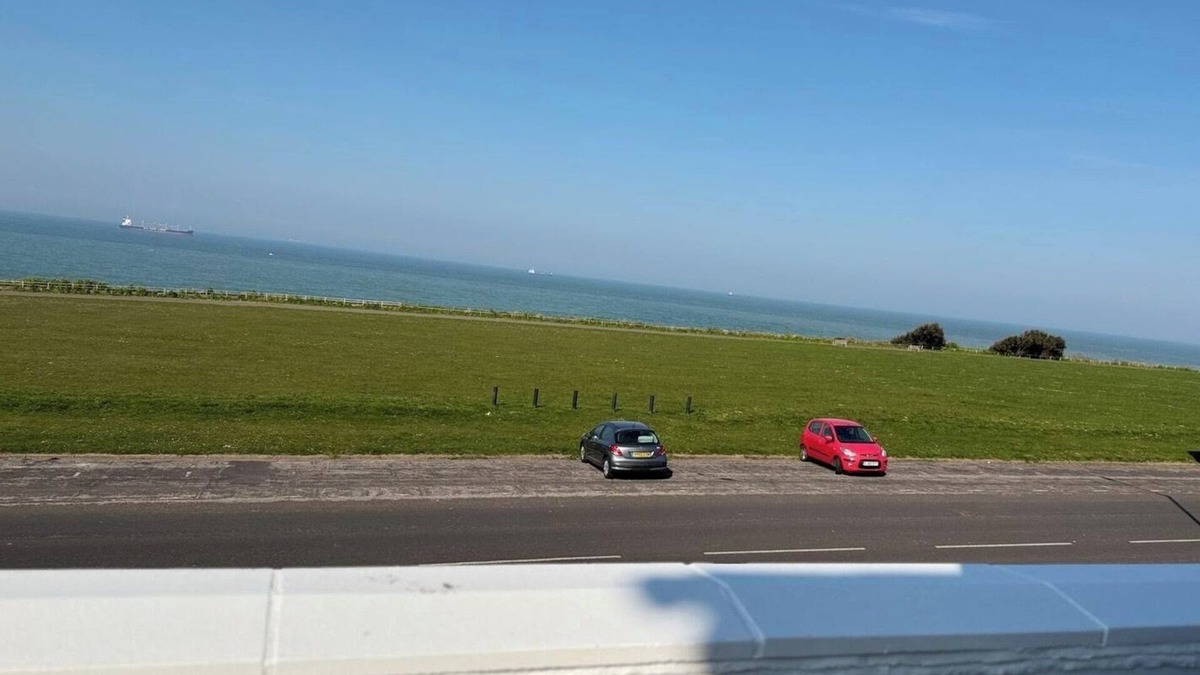 Cliftonville Apartment | Welcome to your perfect coastal getaway in Palm Bay with Stunning Sea Views!