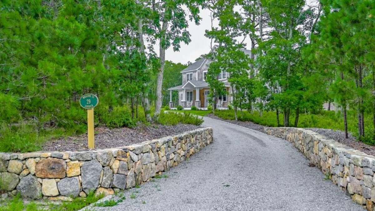 Lagoon Heights House | Welcome to your perfect island retreat nestled in a private Oak bluffs Enclave