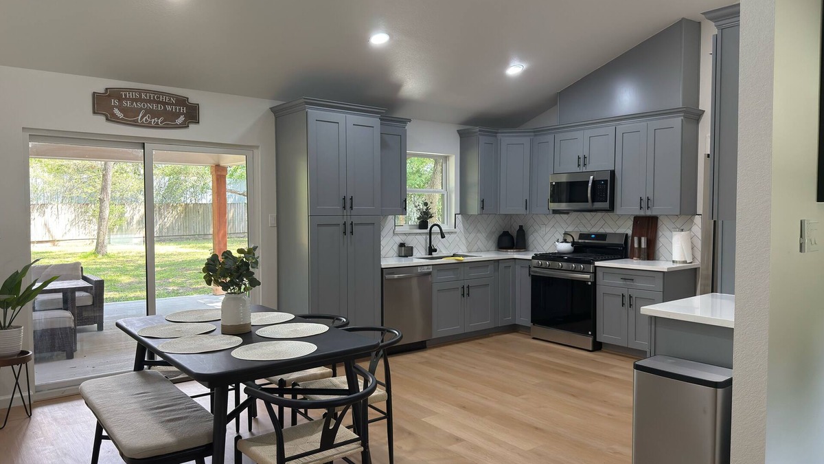 Egypt House | Welcome to your perfect getaway or family retreat in beautiful Magnolia Texas !