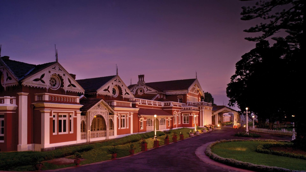 West Mere Hotel | WelcomHeritage Fernhills Royal Palace