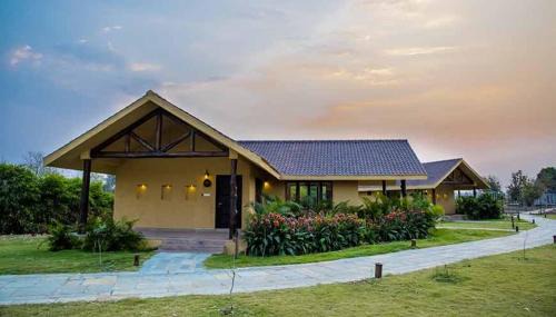 Chimur Resort | WelcomHeritage Tadoba Vanya Villas Resort & Spa